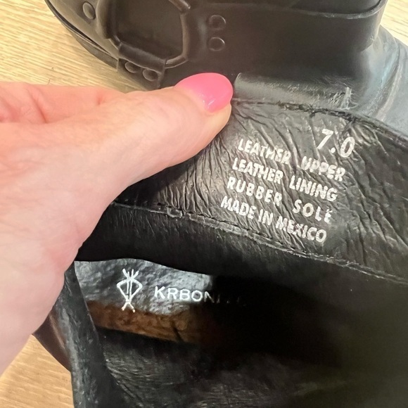 KRBONELL black leather pointy toe buckle boots - Picture 8 of 13